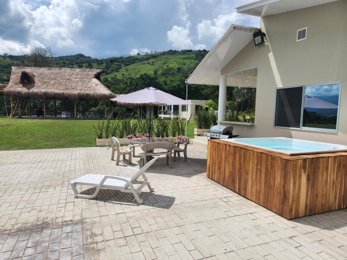 Villeta Casa De Campo Caracoli Spa Luaran gambar